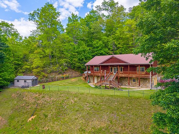 4th image of 155 Mountain Laurel Road