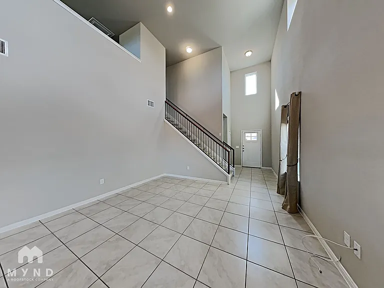 1129 La Conterra Blvd — Photo 6