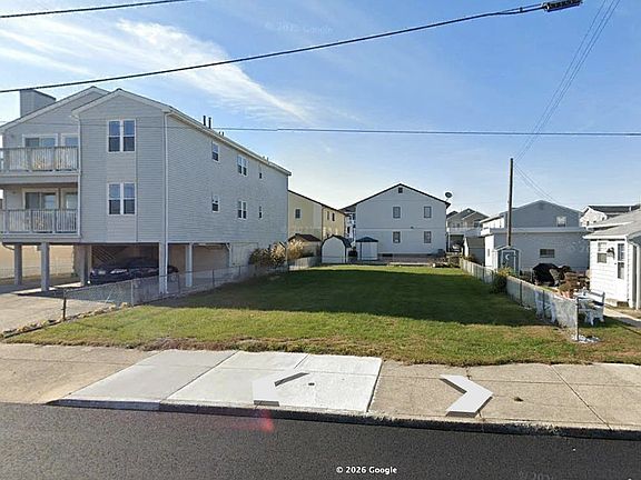3rd image of 100 7th St N