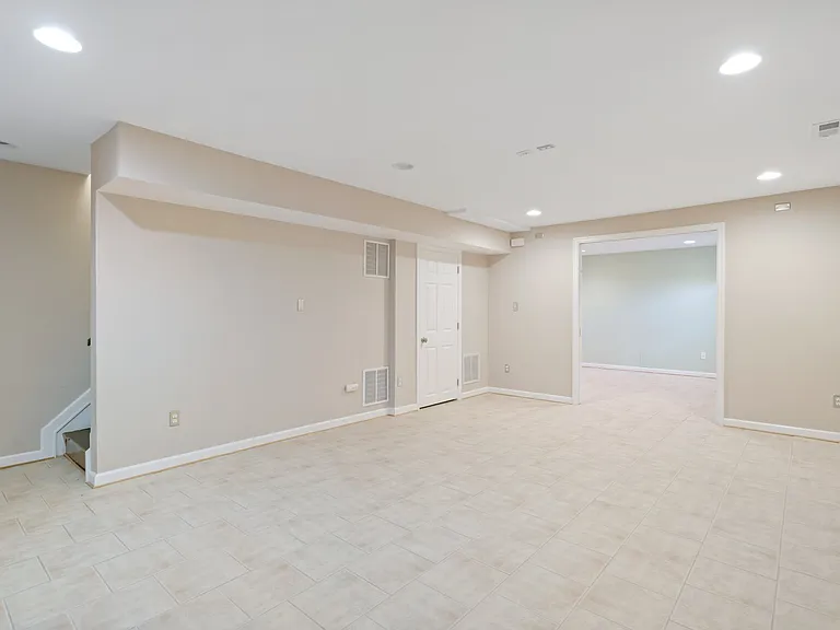 340 Foxridge Dr SW — Photo 26