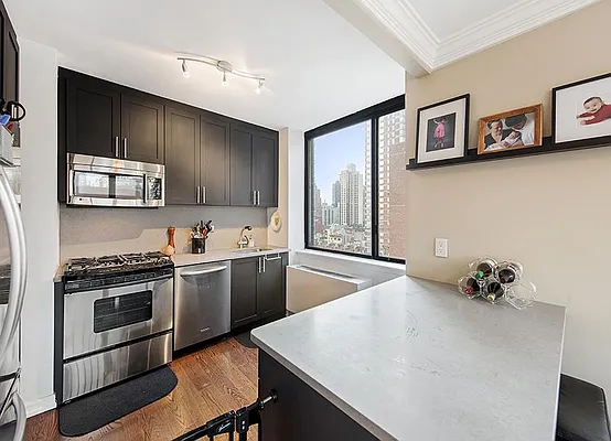 Sold by Warburg | media 12
