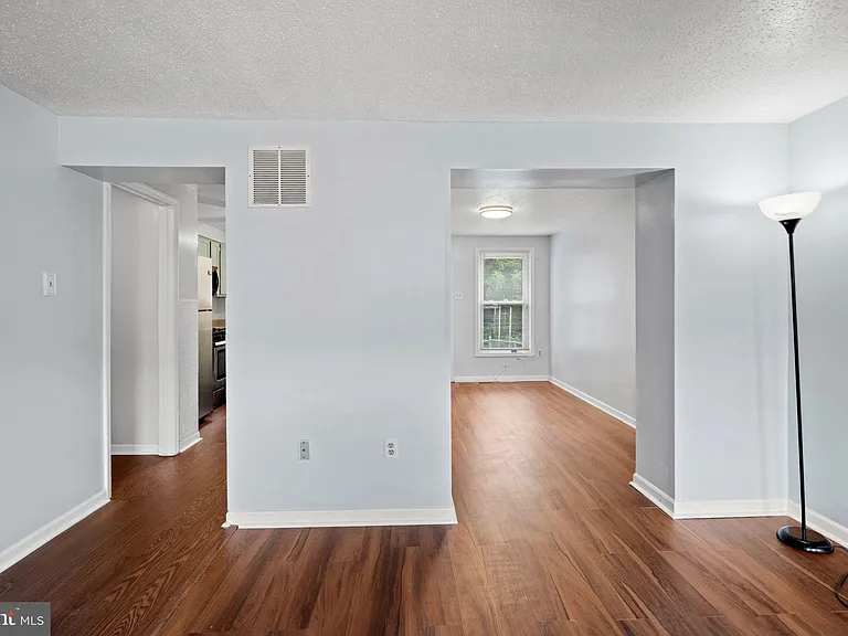 1326 N Stockton St — Photo 6