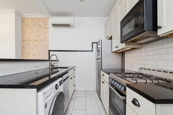 Rented by REAL New York | media 16