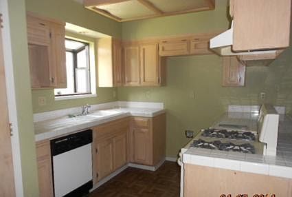 1st image of 915 Saint Andrews Dr