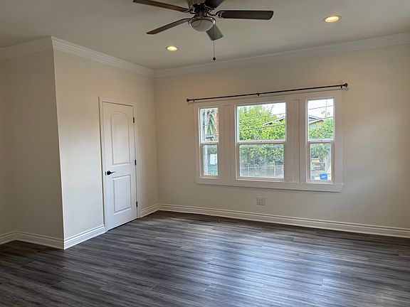 3rd image of 1441 Edgecliffe Dr APT 35