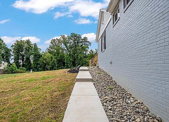 5th image of 12510 Brooke Ln