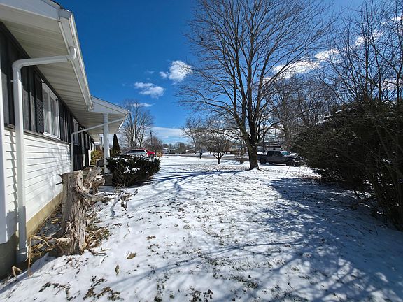 4th image of 608 Dewey St