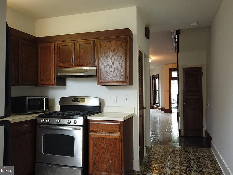 604 9th St NE #9 — Photo 5