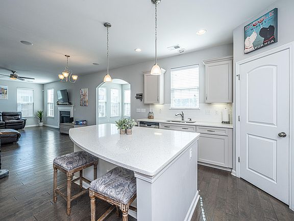 2nd image of 458 Flat Rock Ln
