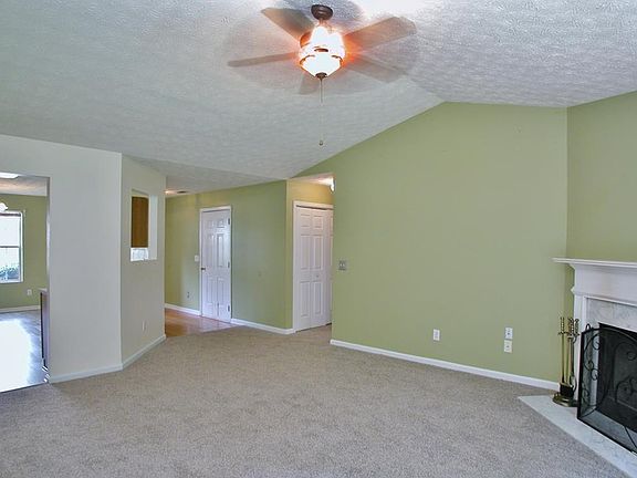 5th image of 7264 Plum Creek Dr