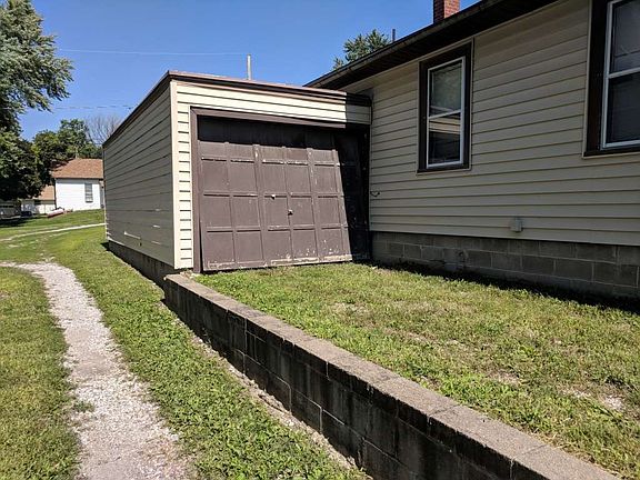 2nd image of 670 4th St