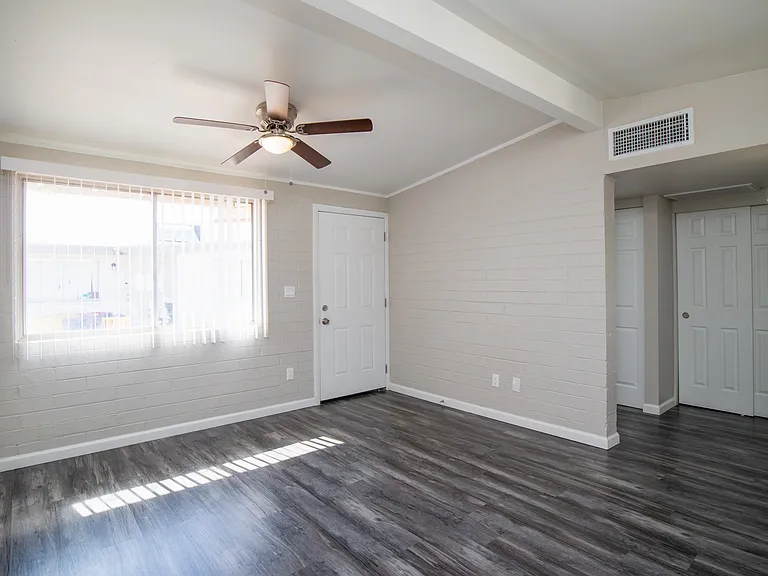 217 5th Ave E-6_11112025