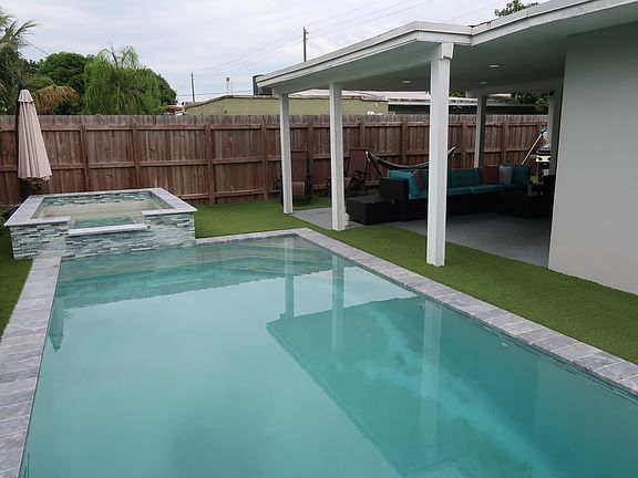2nd image of 2808 Davie Blvd #3