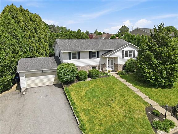 2nd image of 2705 Andrea Dr