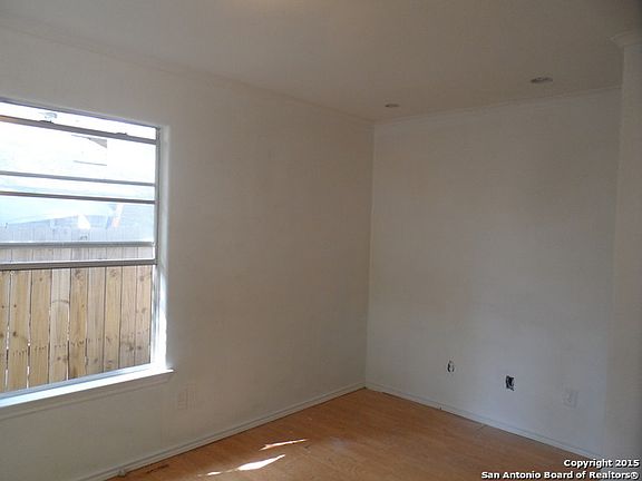 4th image of 523 S San Ignacio Ave