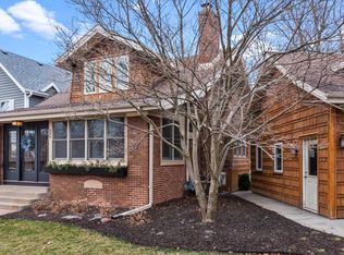 880 E Birch Ave, Whitefish Bay, WI 53217