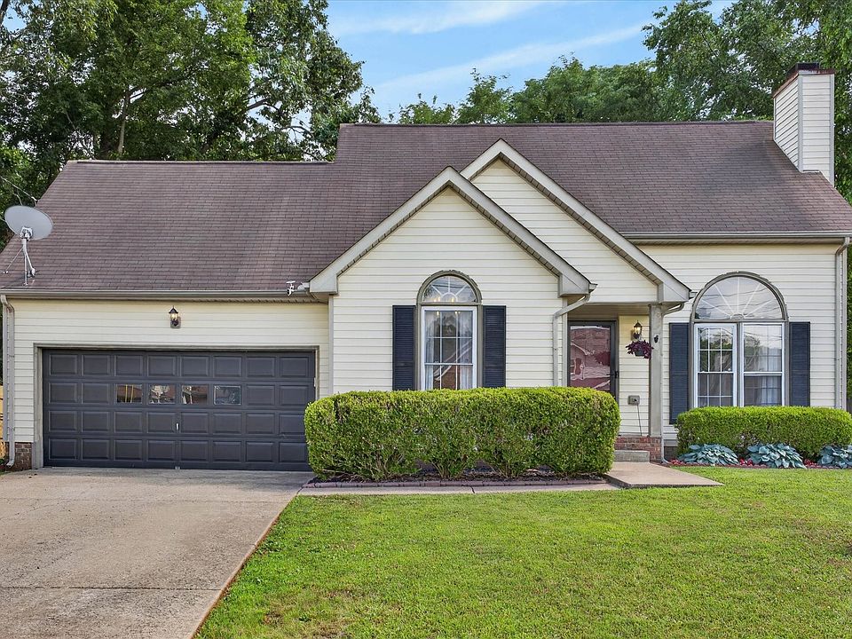 1st image of 472 Bamburg Dr