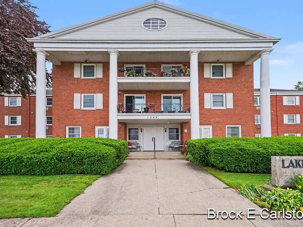 1249 Lakeshore Dr APT 339, Muskegon, MI 49441