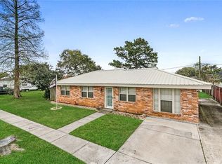 2413 Edgar Dr, Violet, LA 70092