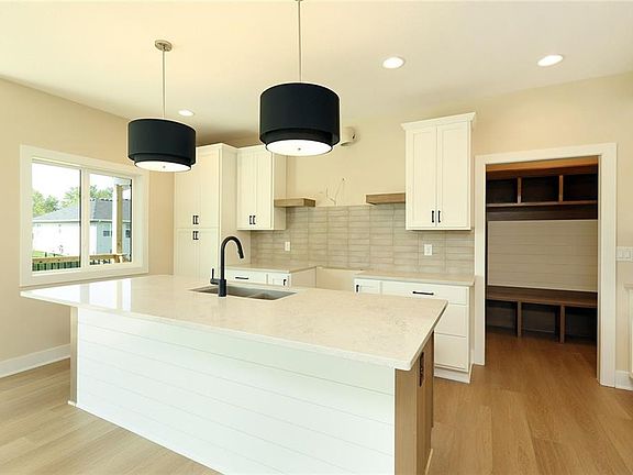 3rd image of 4918 NW 64th Pl