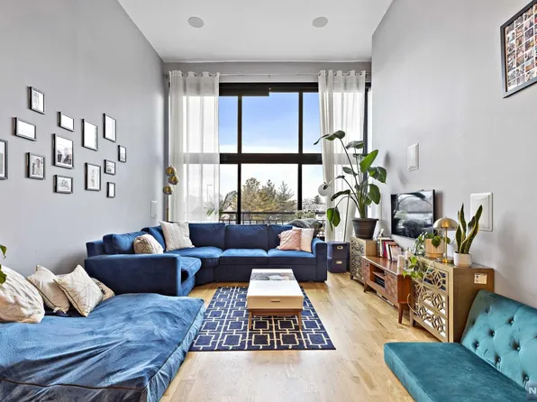 518-536 Gregory Ave #A421, Weehawken, NJ 07086