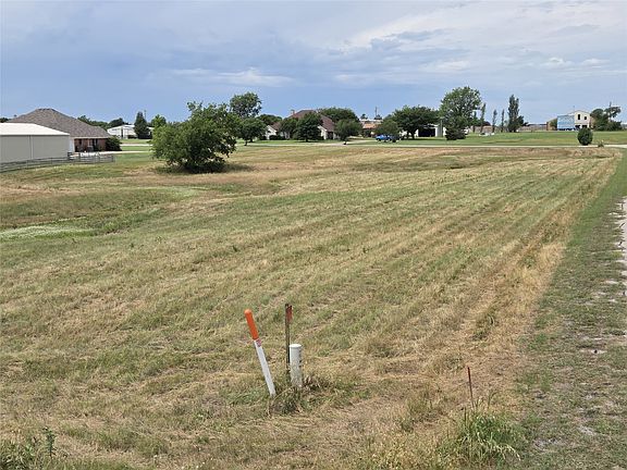 5th image of N Savanna Dr