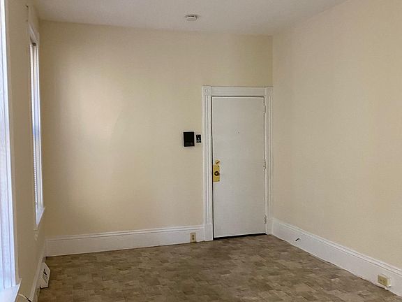 Large Bed room/ Living room. ( efficiency)