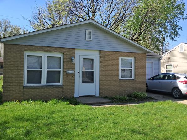1615 W Lock Raven Rd, Champaign, IL 61821