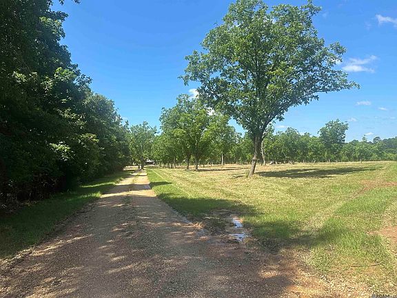 3rd image of 2725 Holly Ridge Rd