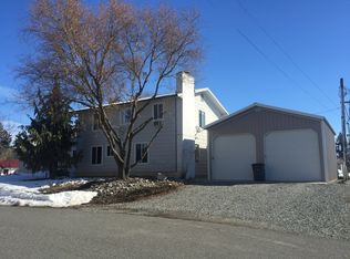 402 E Walnut St, Waterville, WA 98858
