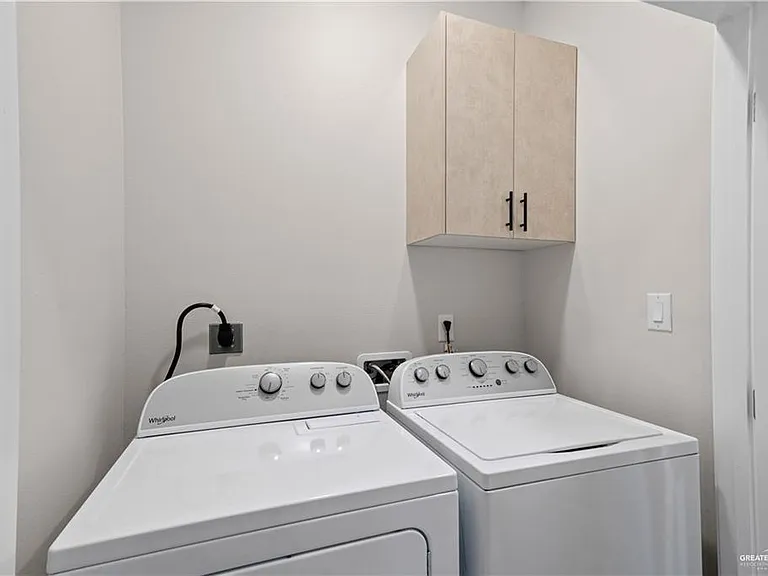 405 N Onyx Ave #2 — Photo 14