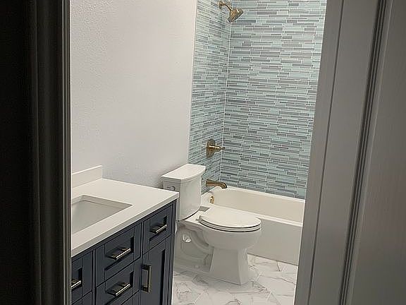 5th image of 11316 Hollister Dr