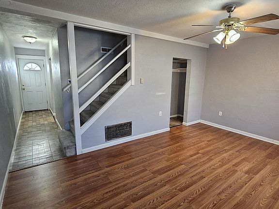 2nd image of 1539 S Pershing Ave