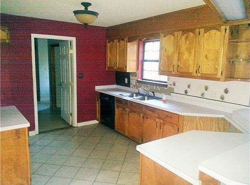 2nd image of 16616 Thrasher Ln
