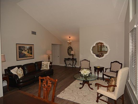 5th image of 7538 Lake Dr