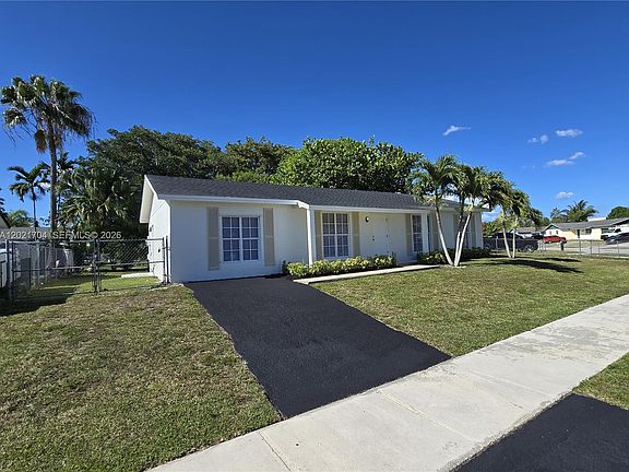 3rd image of 13035 SW 263rd Ter