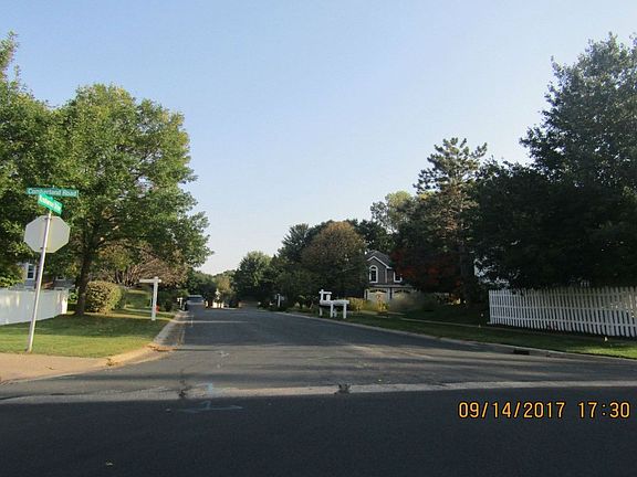 4th image of 8933 Knollwood Dr