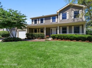 140 Adler Dr, Libertyville, IL 60048