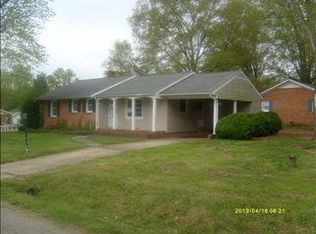606 N 7th Ave, Mayodan, NC 27027