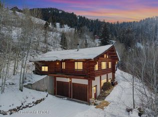1035 E Deer Creek Dr, Jackson, WY 83001