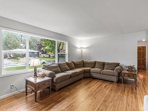 3rd image of 4346 Diamond Dr