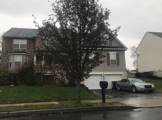 22 Windrift Ct, Easton, PA 18045