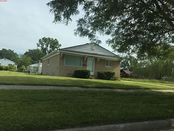 3rd image of 28998 Richard St