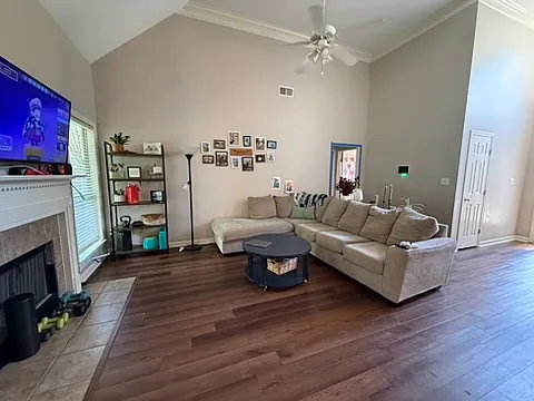 700 Forest Lakes Dr — Photo 3