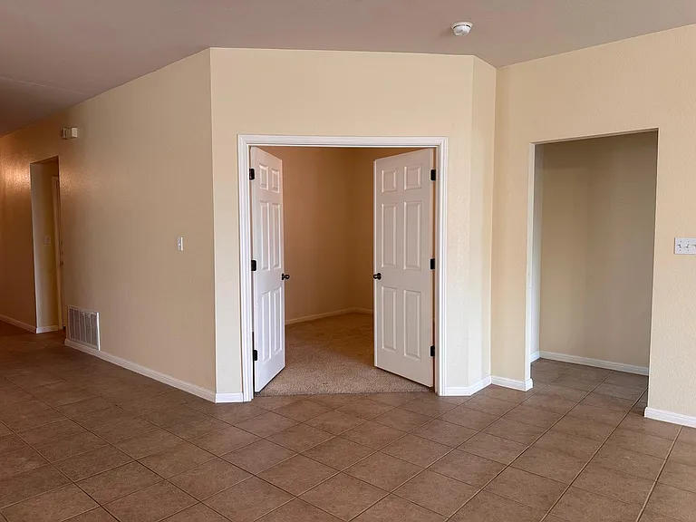 15008 Fernhill Dr — Photo 19