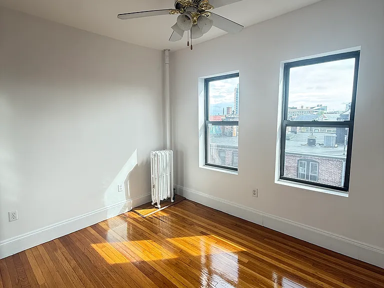 40 Symphony Rd #4 — Photo 2