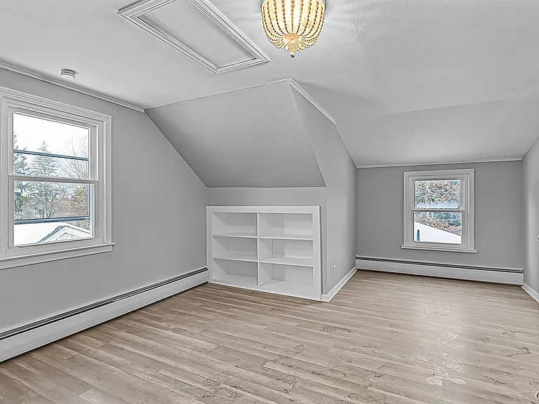 11 Winmar Cres — Photo 34