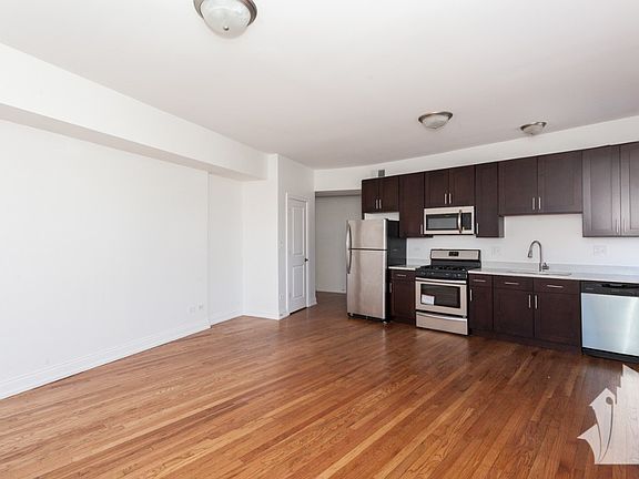 5th image of 4060 N Milwaukee Ave #1