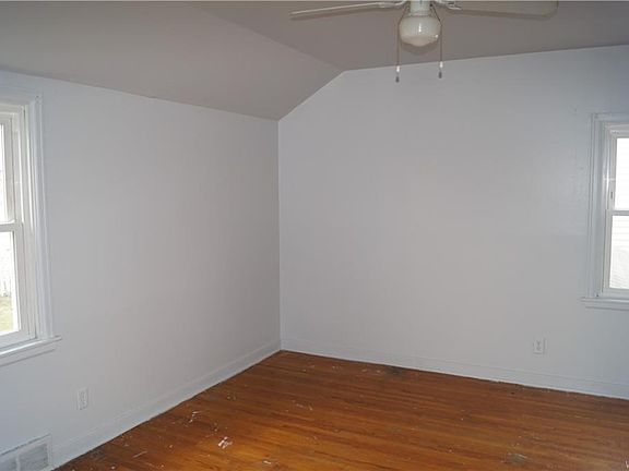 4th image of 230 Conant Dr