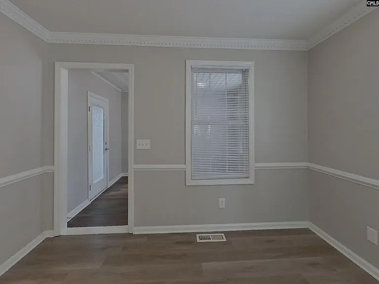 337 Montclaire Ln — Photo 4